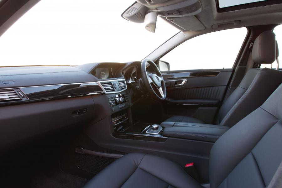  Mercedes-Benz E300 Hybrid Saloon 2012 года  (фото 26 из 58)
